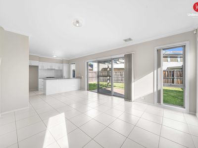 11 Parklands Circuit, Elizabeth Hills