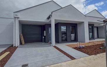 12 Magdala Road, Clyde North