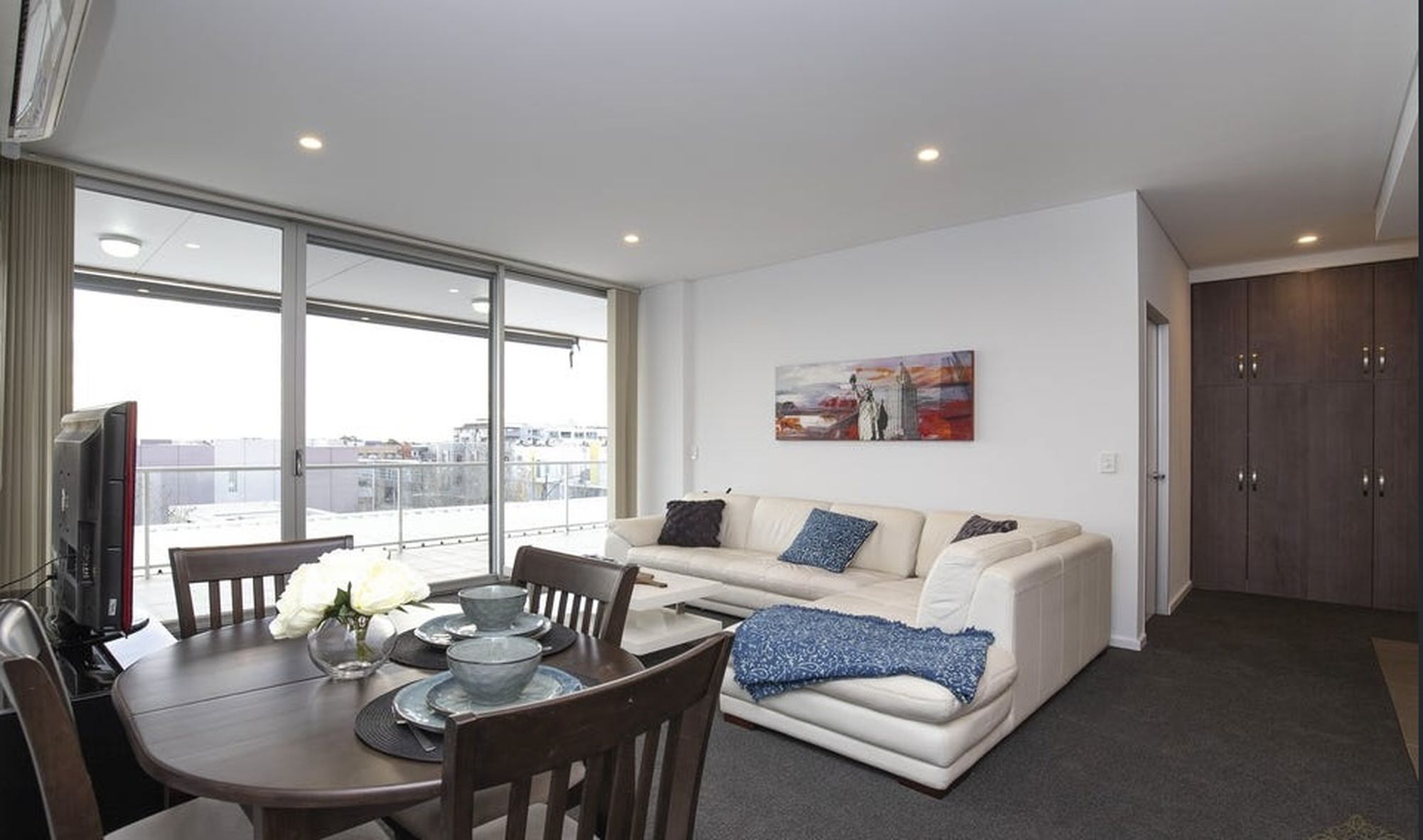 32w / 18 Main Street, Mawson Lakes