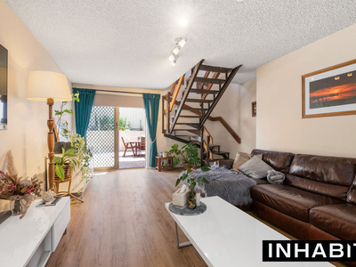 2 / 4 Lawrence Street, Como