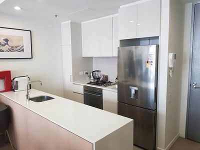 605 / 70 Queens Road, Melbourne