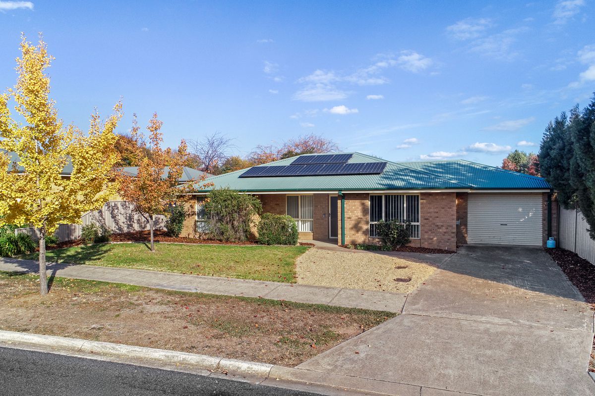 2 / 4 Cambridge Drive, Mansfield