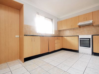 3 / 8 Fairmount Street, Lakemba