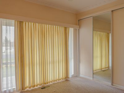 154 MacKenzie Street West, Golden Square