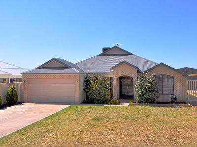 12 Henderson Drive, Kalgoorlie