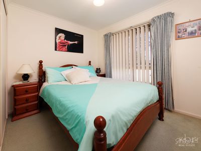 11 CLIFFORD COURT, Wodonga