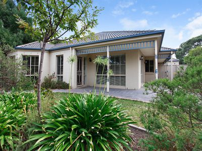 2 May Gibbs Crescent, Lynbrook