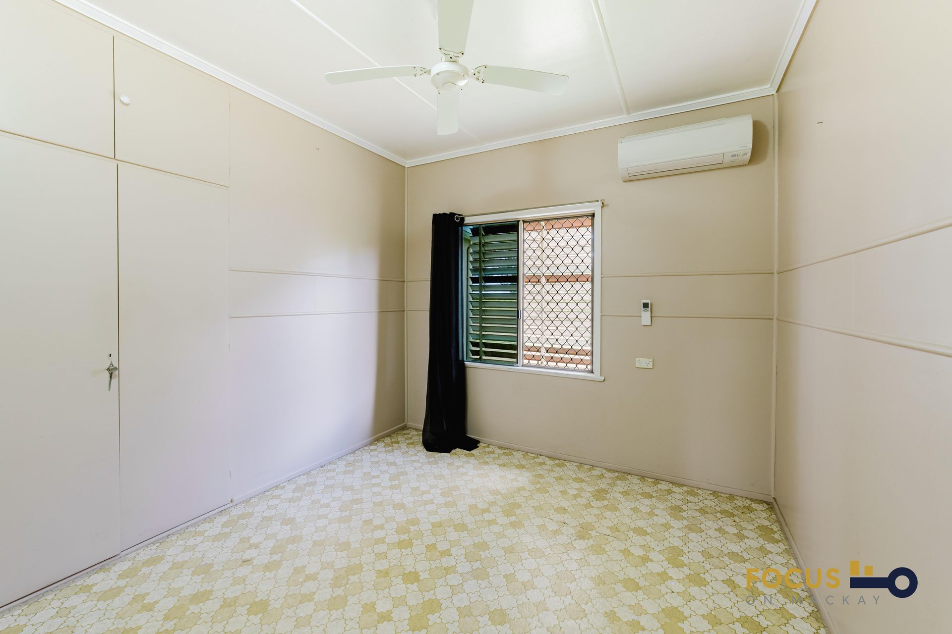 83 Gibsons Road, Racecourse