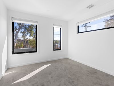 38 Stapley Crescent, Altona North