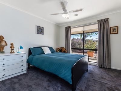 128 Olympic Parade, Kangaroo Flat