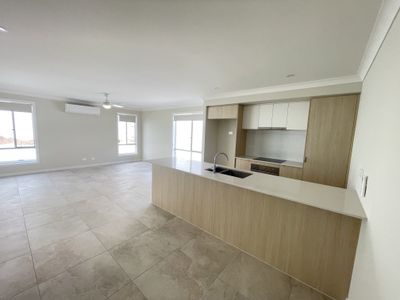 14 Fariha Way, Park Ridge