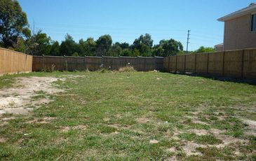 12 Flemington Rise, Officer
