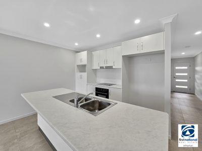 65 Tumbare Street, Atherton