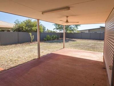 10 Homestead Ramble, Newman