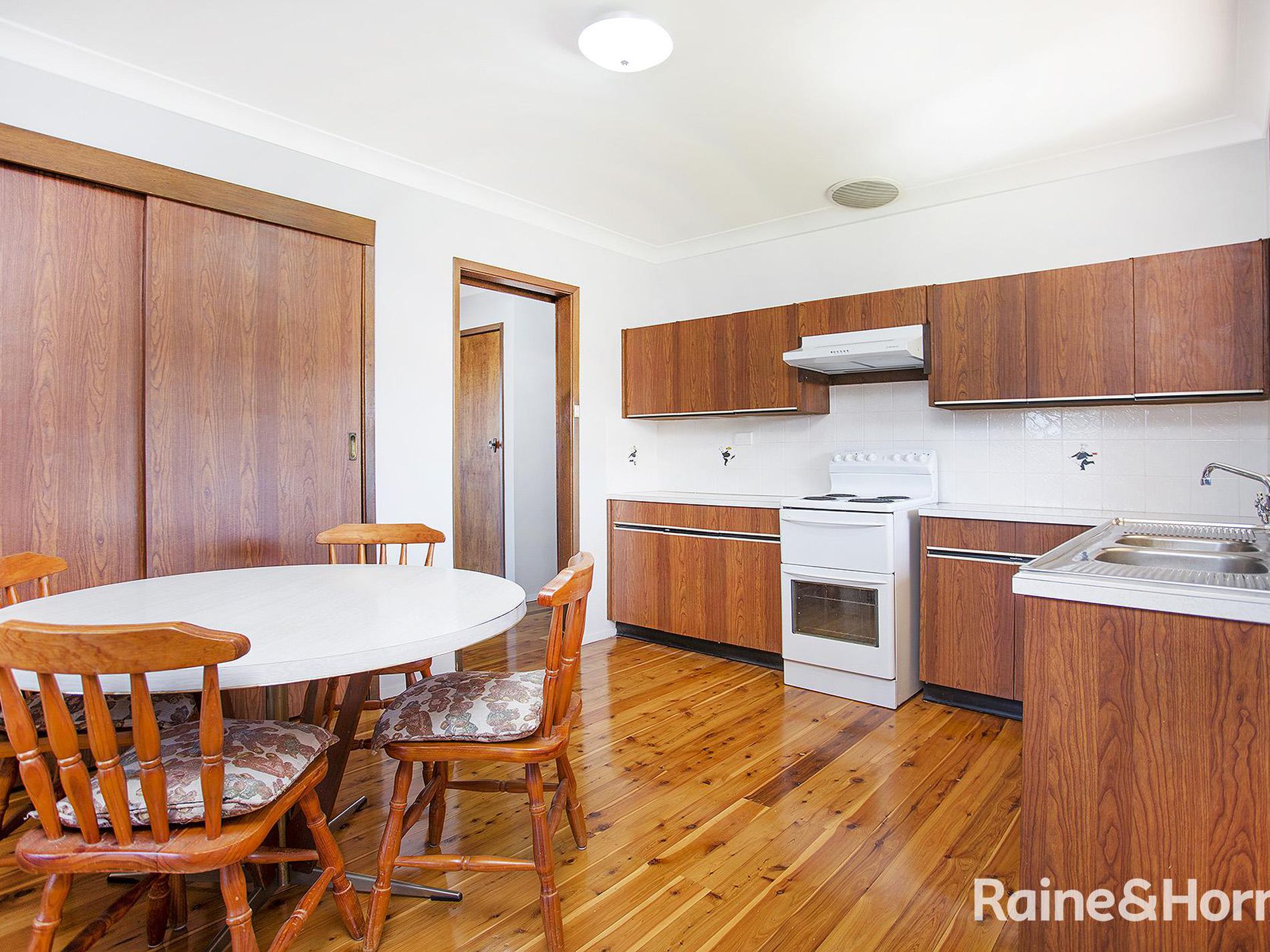 28 Burke Road, Dapto