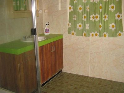 3 / 122  Charlotte , Cooktown