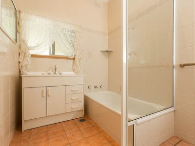948 Tullimbar St, North Albury