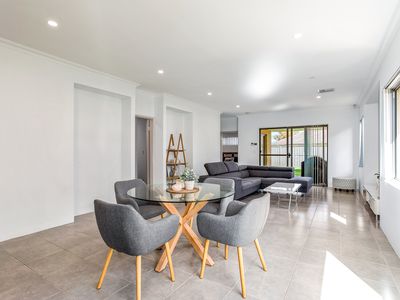 10 Maddox Street, Hilbert