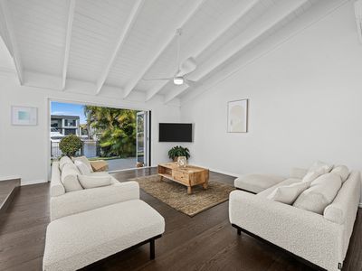6 Van Diemen Place, Hollywell