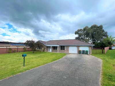 66 Cottonwood Drive, Eglinton