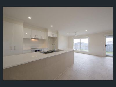 203 CEDAR ROAD, Redbank Plains