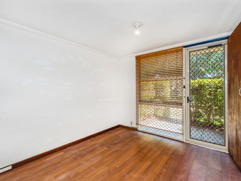 1 / 221 Clontarf Road, Hamilton Hill