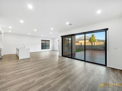 6 Neagh Street, Manor Lakes