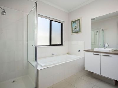 16 Kombi Road, Leopold