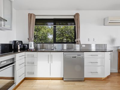 10 Reece Street, George Town