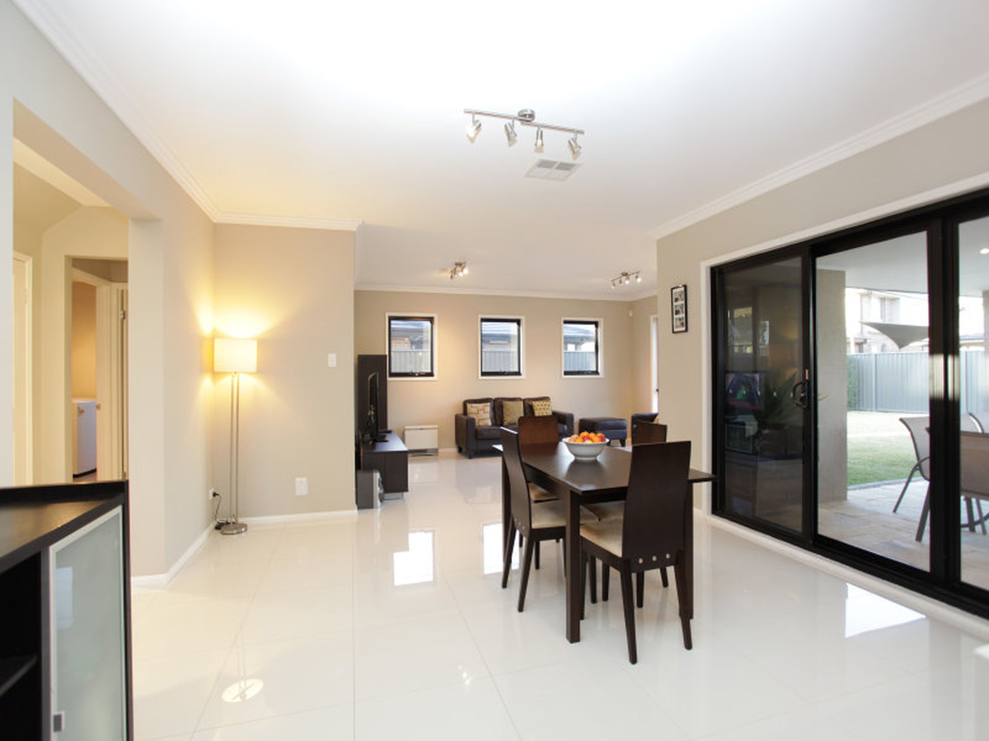 30 Bangalla Parade, GLENMORE PARK