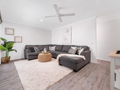 22 Cootharaba Drive, Helensvale