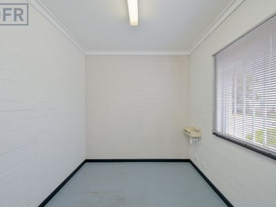 2/32 Crompton Road, Rockingham