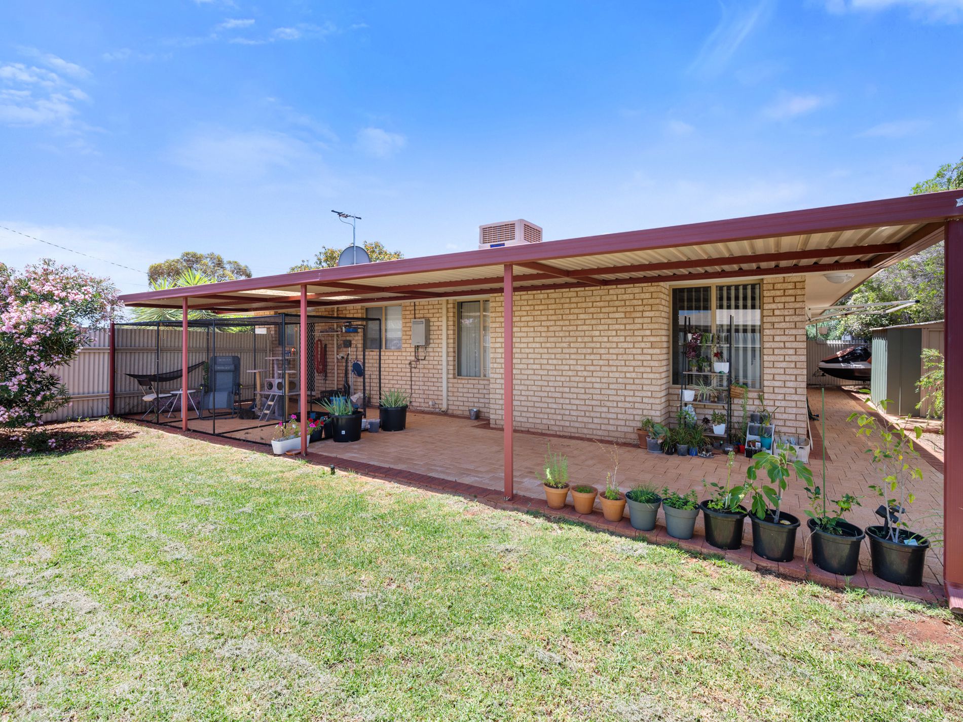 2 / 1 Nickel Lane, Hannans