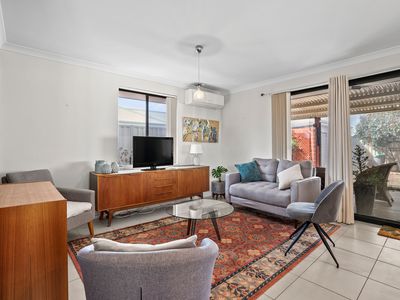 2 PENDRAGON LANE, Baldivis