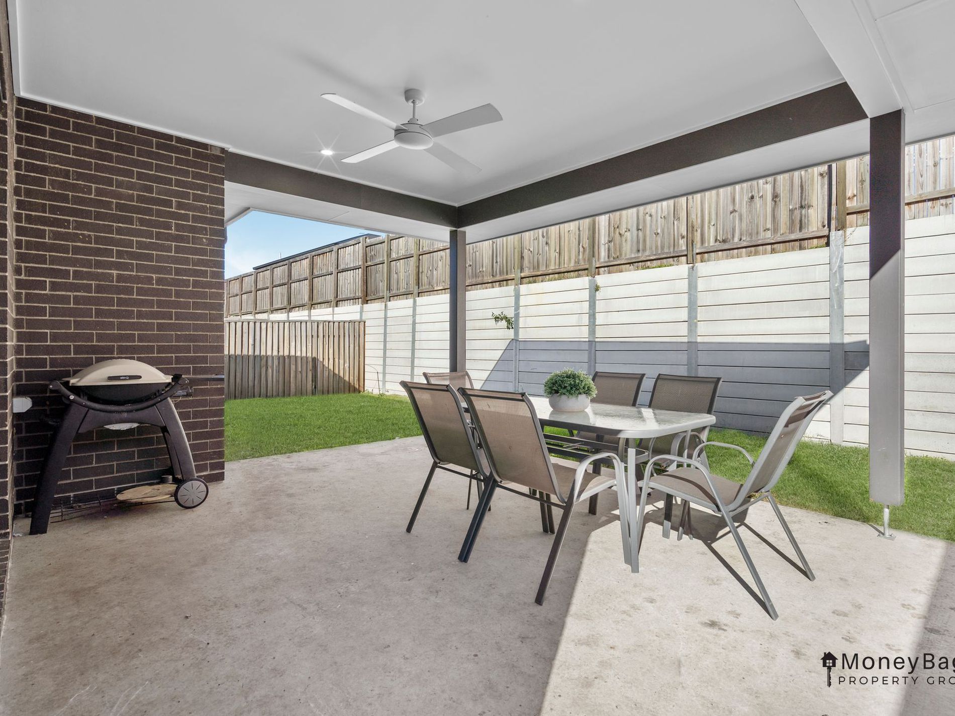 102 Bloomfield Esplanade, South Maclean