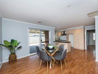 21 BEDOURIE STREET, Dunlop