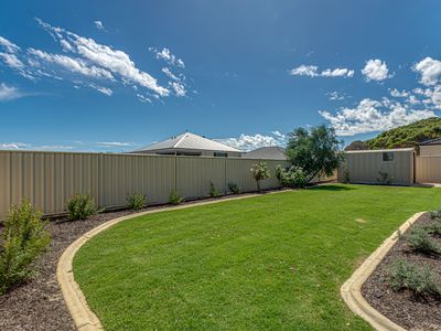 4 Trumpeter Parade, Yanchep