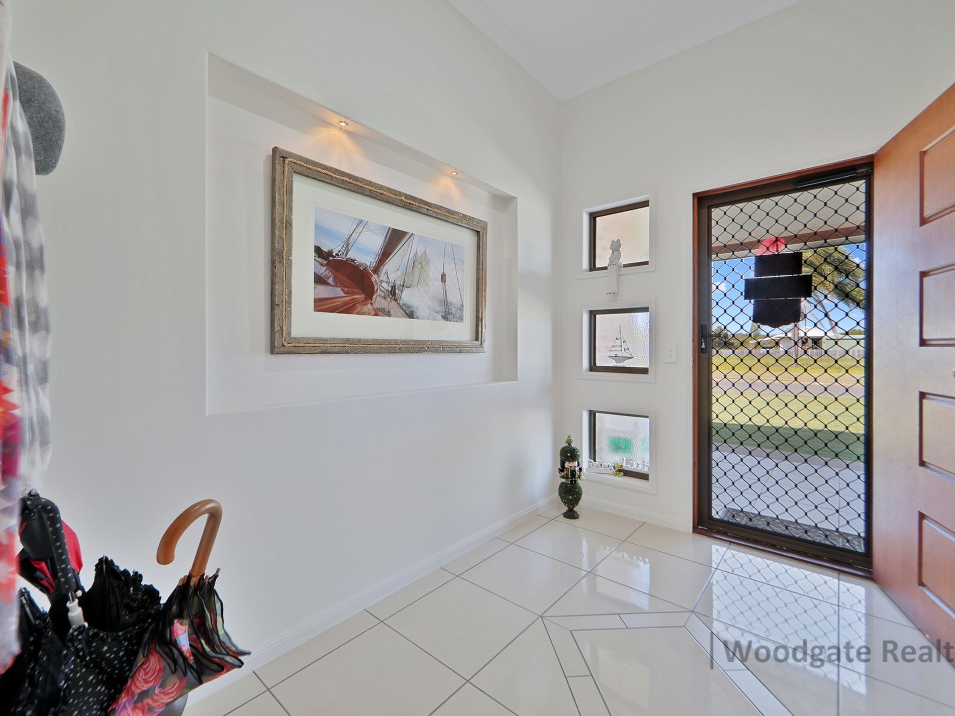 9 Sunset Avenue, Woodgate
