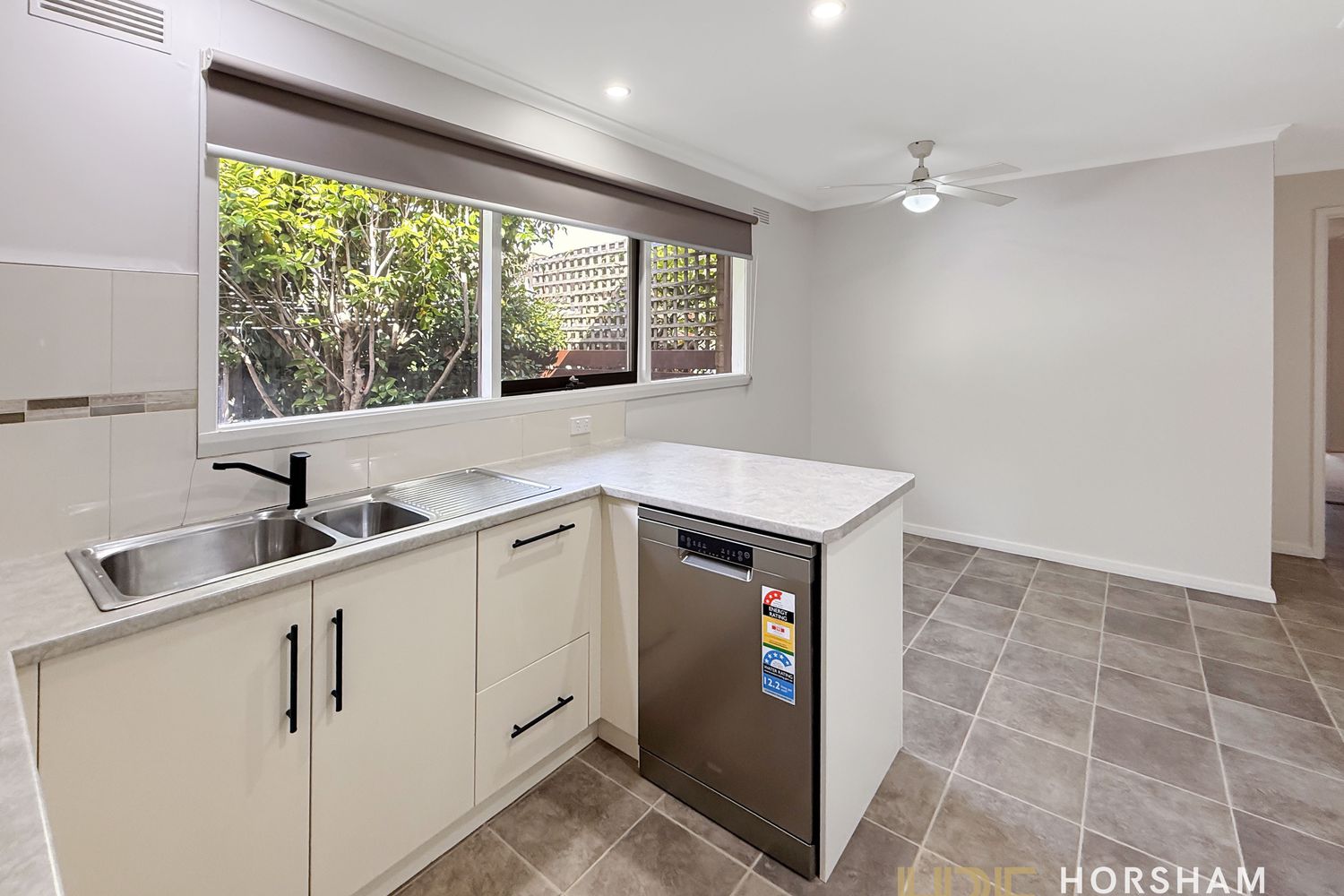 28 Derimal Street, Horsham