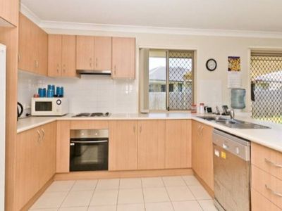 5 Shields Court, Morayfield