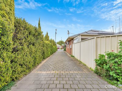 2 / 79 East Avenue, Allenby Gardens