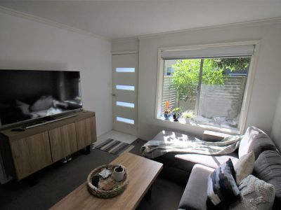 2 / 7 Sanglen Terrace, Belmont