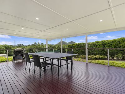 276 Pikes Road, Glass House Mountains