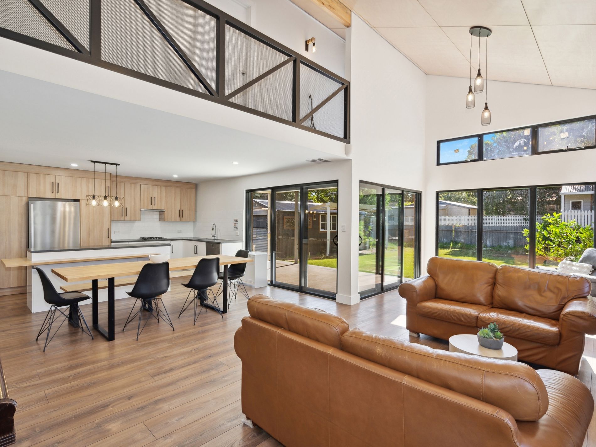 ROOM 5 / 6 Packer Avenue, North Plympton