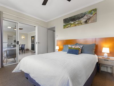 612 / 2-10 Greenslopes Street, Cairns North