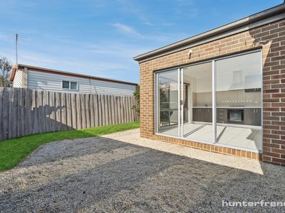2 / 16 Lynch Court, Altona Meadows