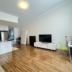 18 / 598 Forest Road