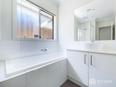 16 Botany Drive, Carrum Downs