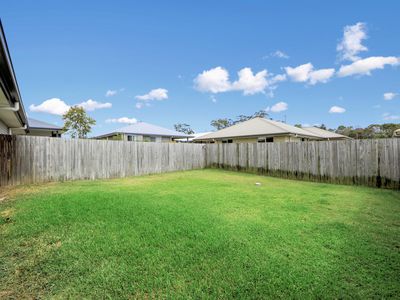 1 & 2 / 14 Lillee Court, Urangan