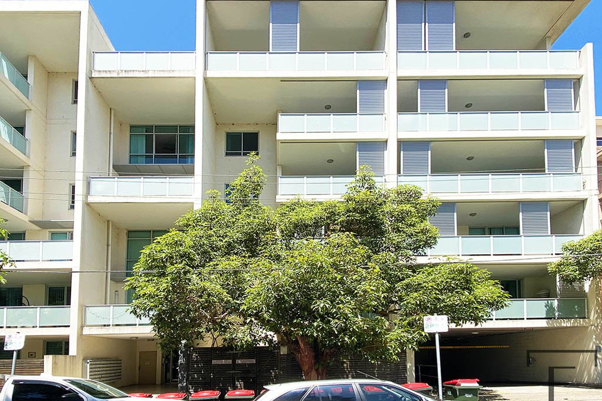 303 / 8 Station Street, Homebush
